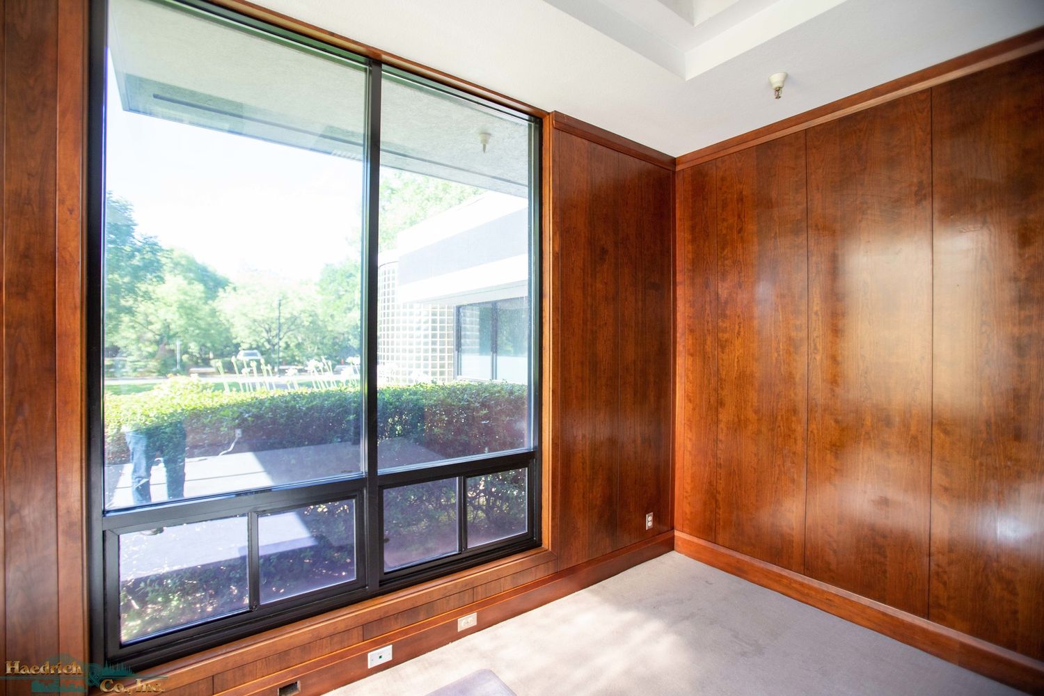 5800 Airport Road - Executive Offices